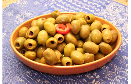 Grüne Oliven entkernt in Essiglake